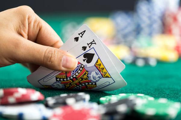 How Players Approach Card Games at online casino Singapore