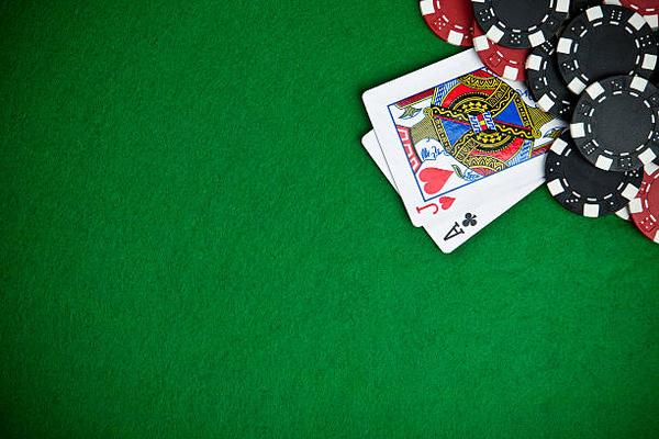 How Players Discover New Features on Singapore online casino